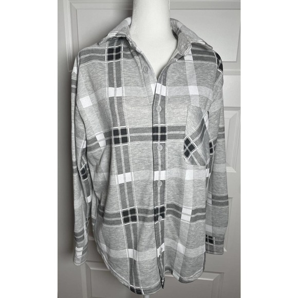 Refuge Athletics NWT New Gray White Button Up Long Sleeve Woman’s Relaxed S - Picture 4 of 7